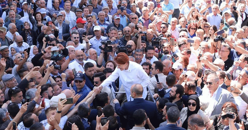 Meral Akşener,'e  Burdur’da muhteşem karşılama