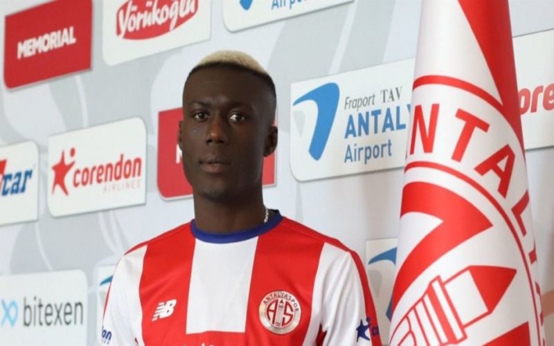 Ndao, 1 yıl daha Antalyaspor'da 