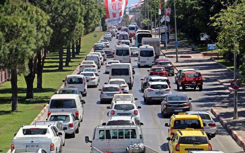 Antalya’da taşıt sayısı 1 ayda 10 bin 704 arttı   