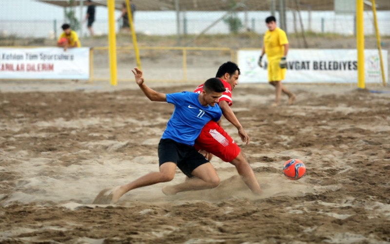 Manavgat’ta plaj futbolu heyecanı başladı   