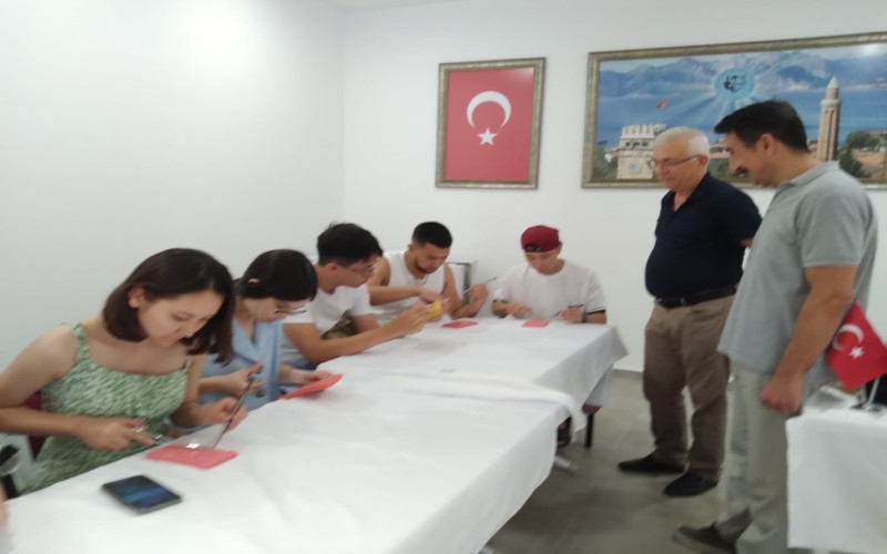Kazakistan Tıp öğrencileri Antalya Türk Ocağı'nın misafiri