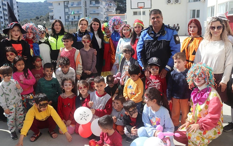 Gazipaşa'da depremzede çocuklara palyaço gösterisi   