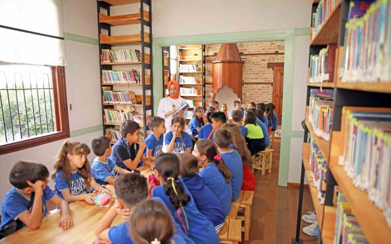 Alanya Belediyesi Ebeveyn, Çocuk Atölyesi ve Çocuk Kütüphanesi’ne ziyaretçi akını