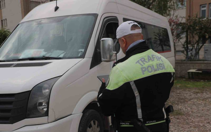Antalya’da polislerden okul çevresinde sıkı denetim
