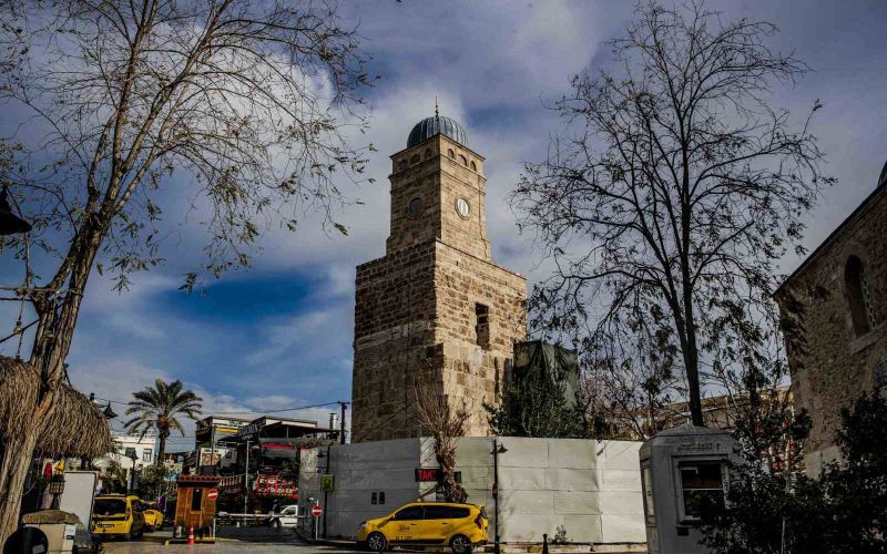 Antalya’nın simgesi saat kulesi ’saatine’ kavuşuyor
