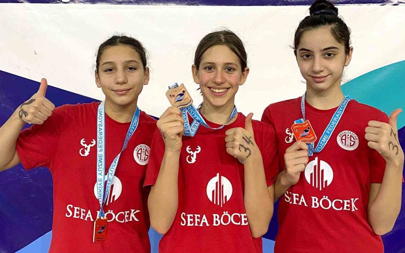 Antalyaspor Yüzme Takımı,  9 madalya ve 1 milli takım vizesi  kazandı
