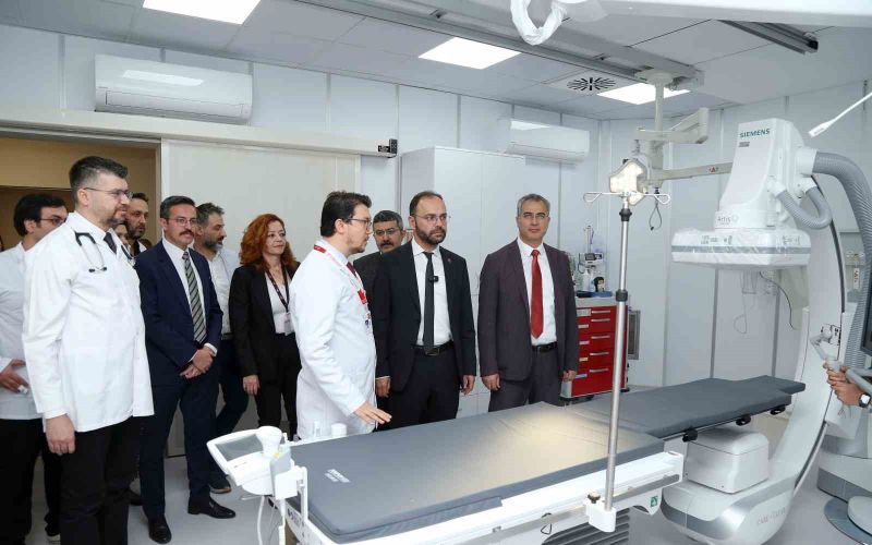 Kepez Devlet Hastanesi’nde anjiografi ünitesi hizmete açıldı
