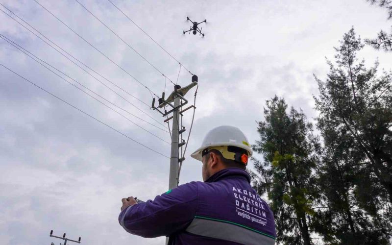 AEDAŞ, enerji nakil hatlarındaki arızaları İHA ve dronlarla tespit ediliyor
