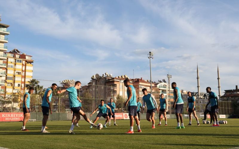 Alanyaspor, Galatasaray maçı hazırlıklarına başladı
