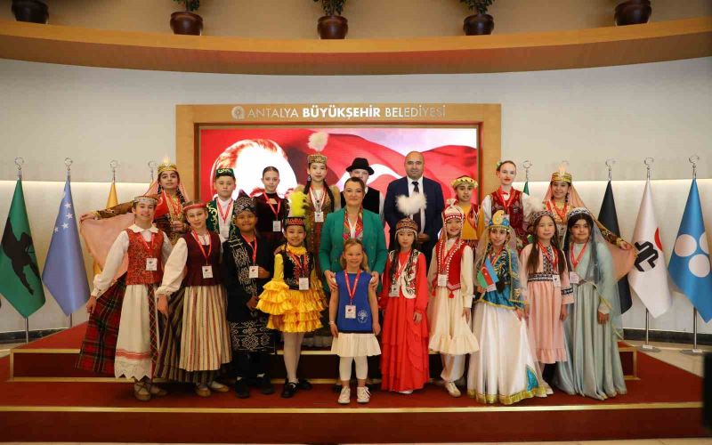 Dünya çocukları Antalya Büyükşehir Belediyesi’nde
