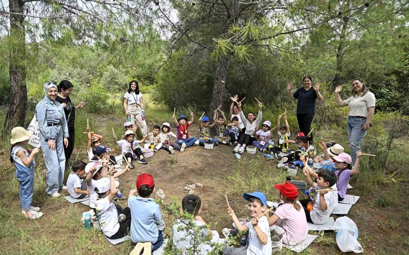 Muratpaşa Belediyesi, çocukları doğayla tanıştırdı
