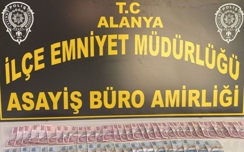 Antalya’da 6 iş yerinden hırsızlık yapan 3 şüpheli yakalandı

