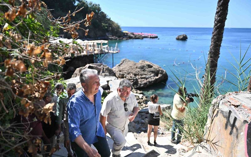 Başkan Uysal: “Bambus plajı Antalya’nın”
