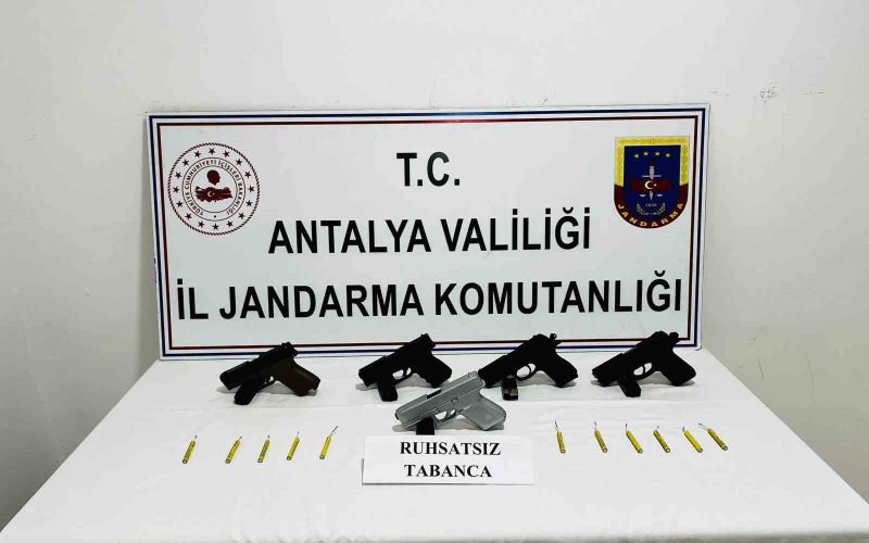 Antalya’da silah ve mühimmat kaçakçısı jandarmaya takıldı

