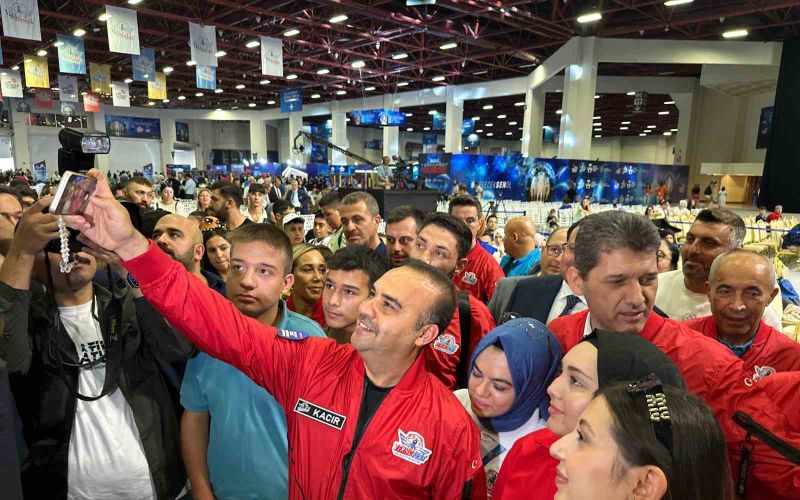 Sanayi ve Teknoloji Bakanı Kacır: “TEKNOFEST’ten çıkan geleceğin Aziz Sancar’ları, Selçuk Bayraktar’ları, Türkiye’yi geleceğe taşıyacak”
