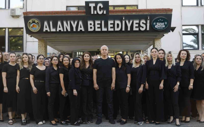 Alanya Belediyesinden kadına şiddete siyah tepki
