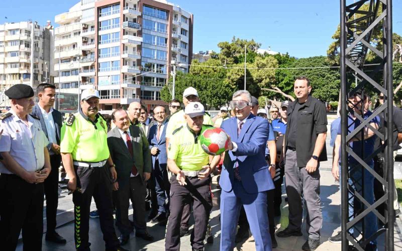 Vali Şahin: “Kazaların çok büyük bölümü sürücü hatalarından kaynaklanıyor”
