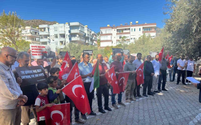 Alanya’da şehitler için gıyabi cenaze namazı kılındı
