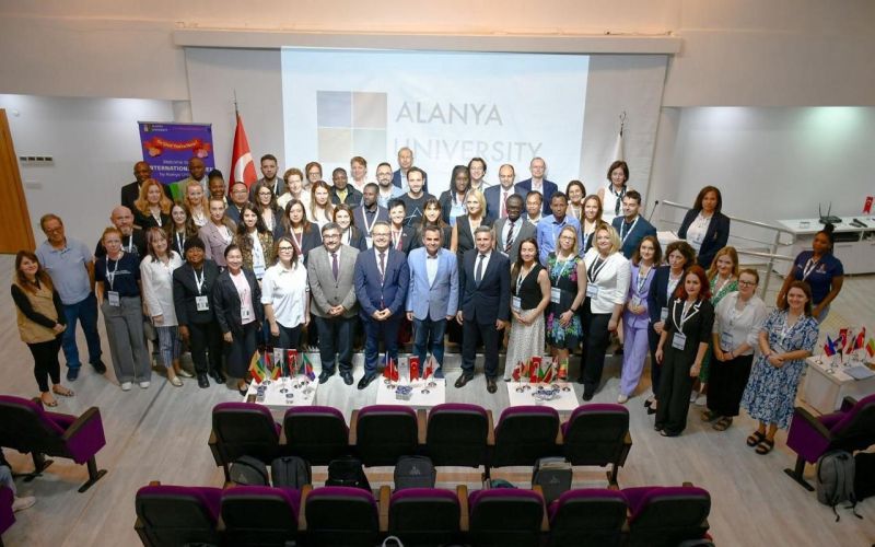 Alanya Üniversitesi’nden, eğitimde uluslararası kültürel kaynaşmaya katkı
