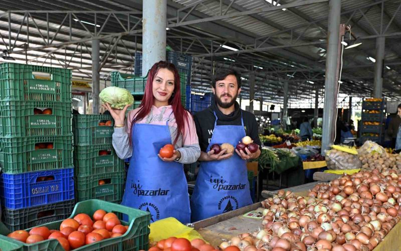 Muratpaşa pazarlarında tek tip önlük uygulaması başlatıldı
