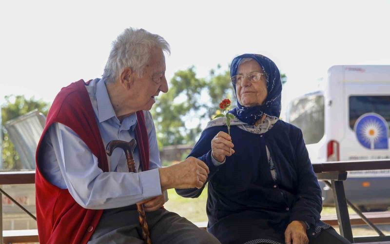 Alzheimer hastaları Mavi Ev’de moral buluyor
