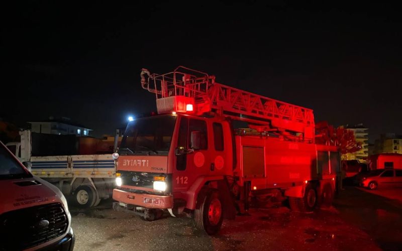 Antalya’da belediyeye ait depoda yangın
