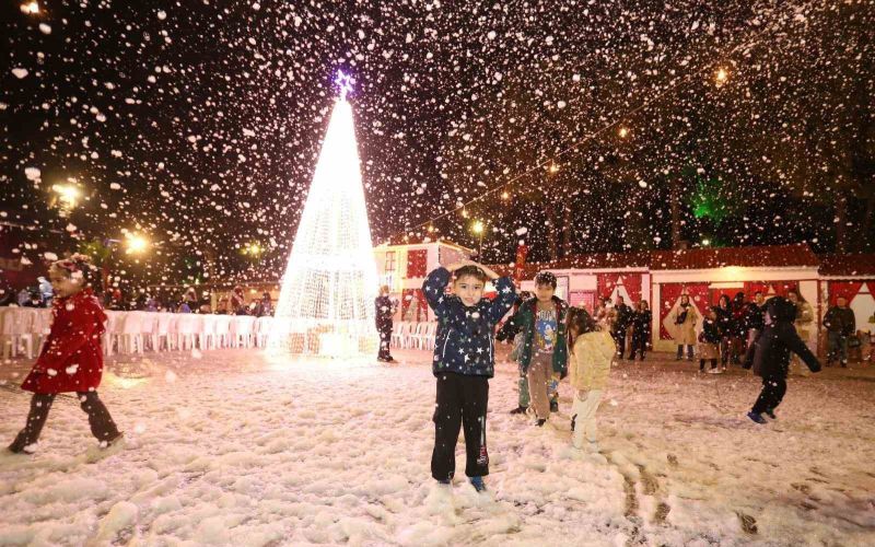 Kepez’de yılbaşı coşkusu DokumaPark’ta başladı
