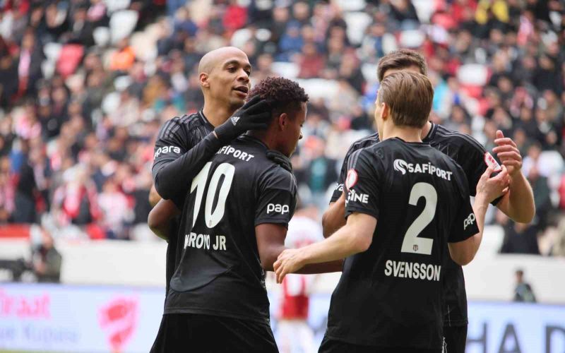 Ziraat Türkiye Kupası: Antalyaspor: 0 - Beşiktaş: 1 (Maç devam ediyor)
