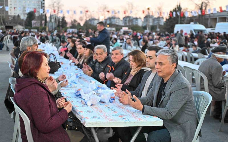 Muratpaşa’da Ramazan bereketi: İlk iftar sofrasında binler buluştu
