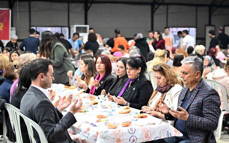 Dünya Kadınlar Günü’nde kadınlar aynı sofrada buluştu
