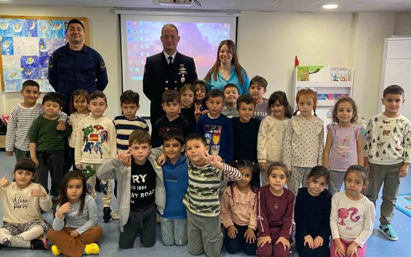 Kemer’de minikler öğrencilere denizlerin önemi anlatıldı
