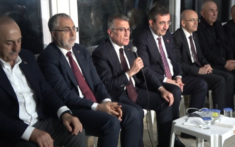Cumhurbaşkanı Yardımcısı Yılmaz’dan Mevlüt Çavuşoğlu’na taziye ziyareti
