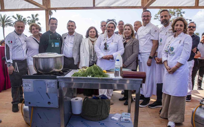 Side’de Girit sofrası kuruldu tarih, tatlar ve ezgiler bütünleşti
