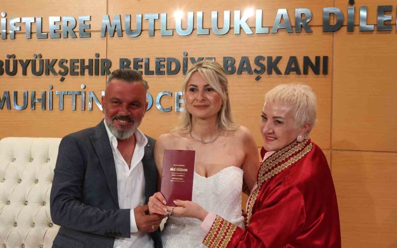 Antalya Büyükşehir Belediyesi nikah salonunda 