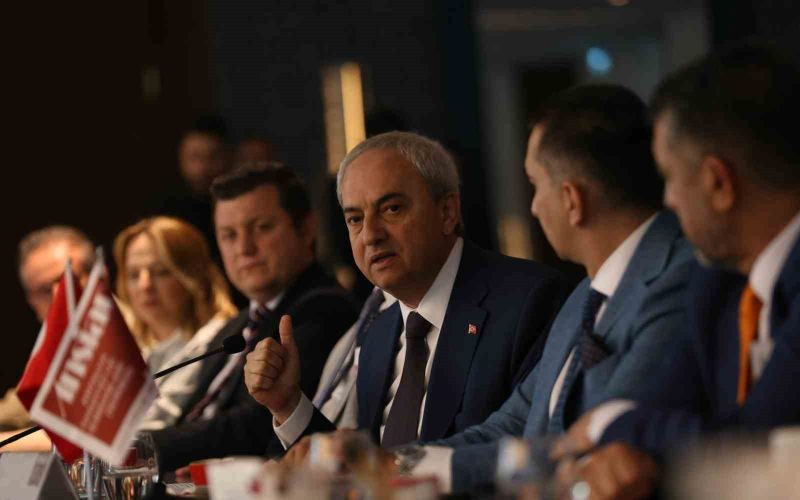 Başkan Kocagöz’den iş insanlarına ’Kepez’i birlikte yönetelim’ çağrısı
