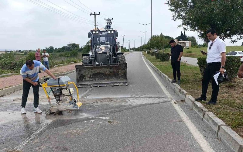 Mahkemeyi kazanan arazi sahipleri turizm yolunu kazıp araç trafiğine kapattı
