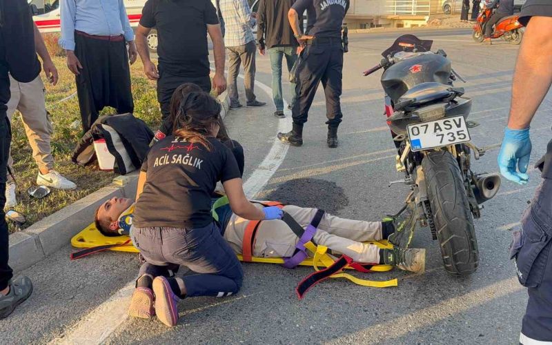 Kamyonetin çarpıp kaçtığı motosikletli yaralandı
