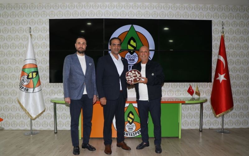 KKTC Çalışma ve Sosyal Güvenlik Bakanı Gardiyanoğlu’ndan, Çavuşoğlu’na taziye ziyareti
