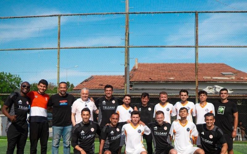 Emre Belözoğlu’ndan AÜ öğrencilerine sürpriz
