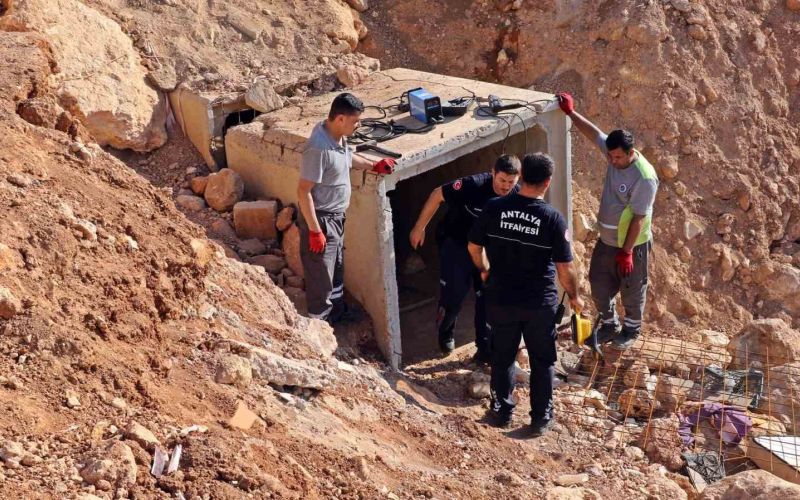 Antalya’da ‘drenaj tünelinde 21 afacan’ alarmı
