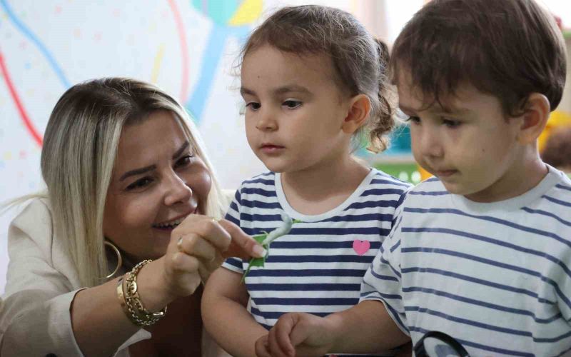 Büyükşehir çocukları ipekböceği ile tanıştırıyor
