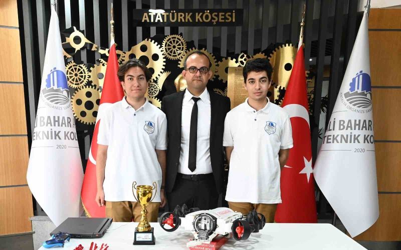 Antalya OSB’li öğrencilerden uluslararası başarı
