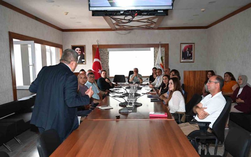 Kemer Belediyesi’nde halkla ilişkiler ve iletişim semineri

