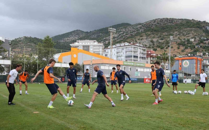 Alanyaspor, Sivasspor maçı hazırlıklarını tamamladı
