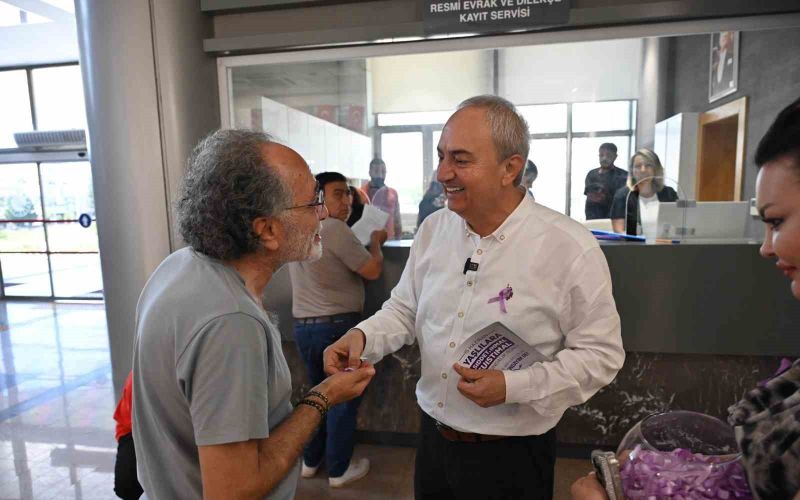 Kepez Belediyesi’nden mor kurdeleli farkındalık etkinliği
