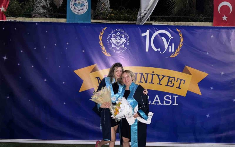 ALKÜ’de Mezuniyet Töreni duygu dolu anlara sahne oldu
