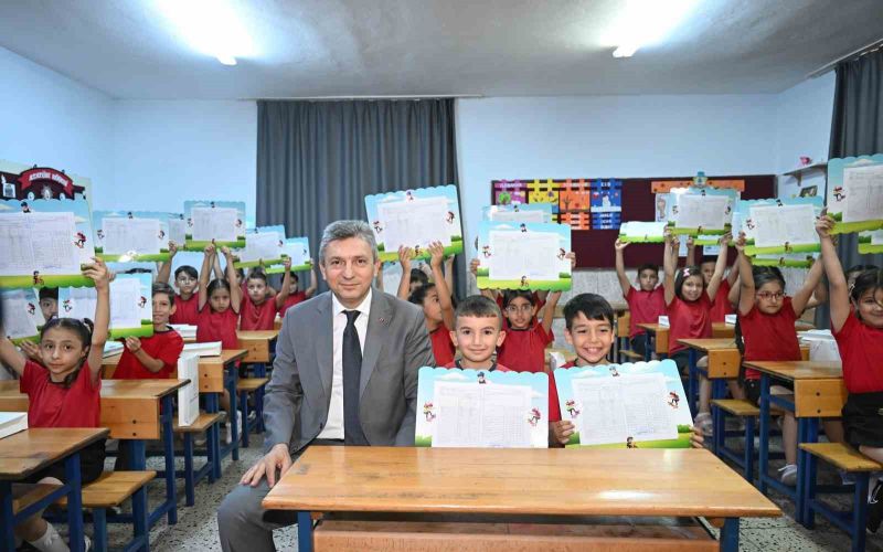 Antalya’da 485 bin 783 öğrenci karne heyecanı yaşadı
