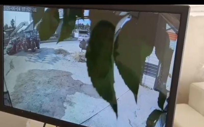 Yeni aldığı araca traktör çarpıp kaçtı, söylenenler psikolojisini bozdu
