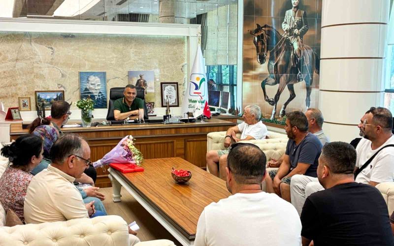 Manavgat Belediye Başkanı Kara, pazar esnafını dinledi
