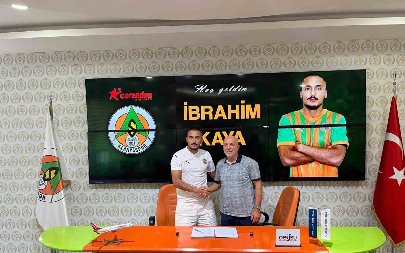Alanyaspor, İbrahim Kaya ile 4 yıllık sözleşme imzaladı
